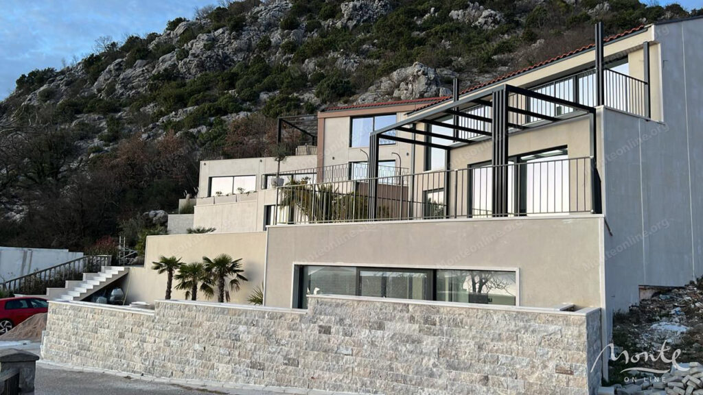 shikarnaya 3 etazhnaya villa v przhno s bassejnom i vidami na more 13