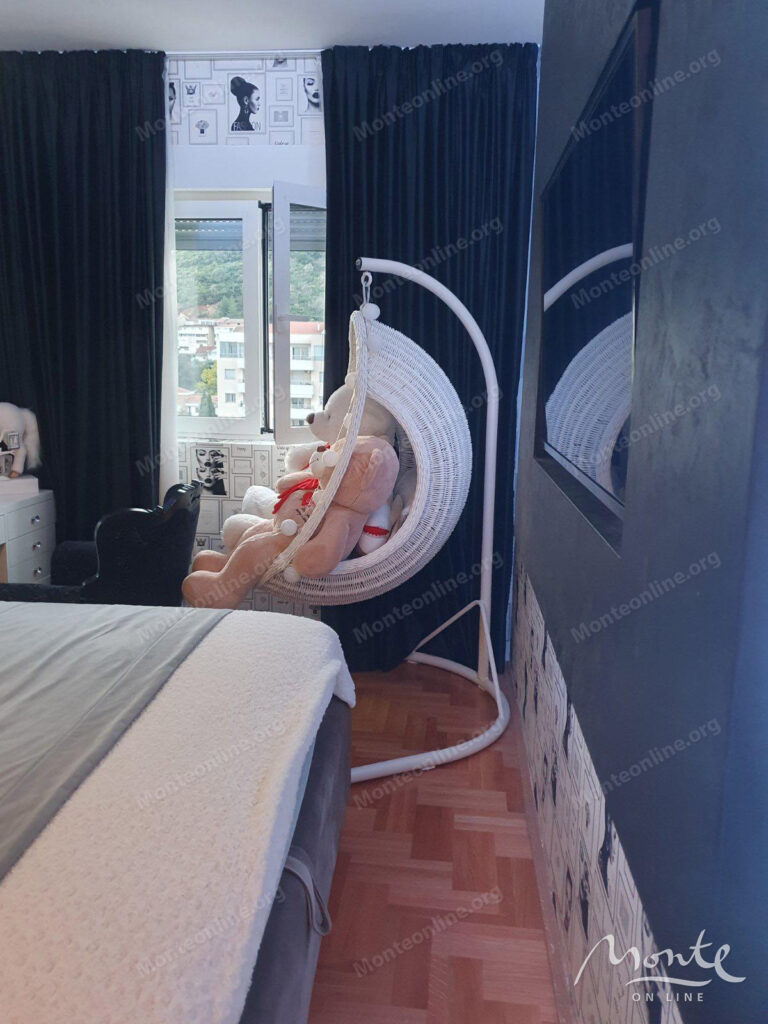 sovremennaya 2 spalnaya kvartira s terrasoj v budve 12