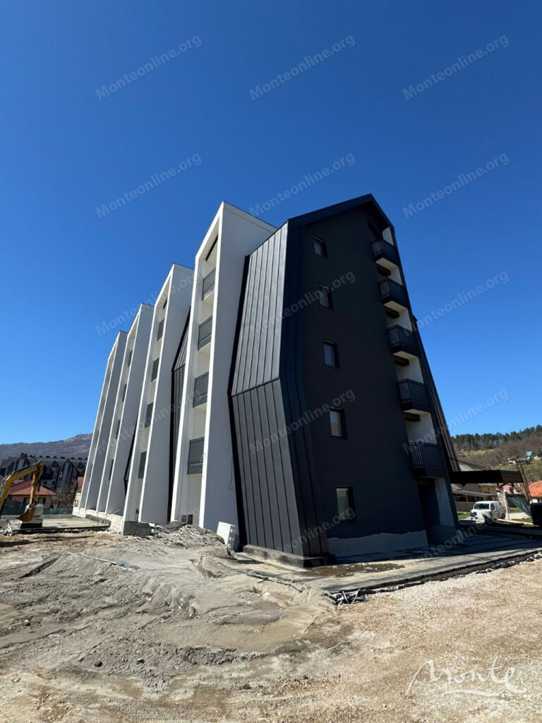 svetlyj 1 spalnyj apartament s dvumya prostornymi balkonami v kolashine 03