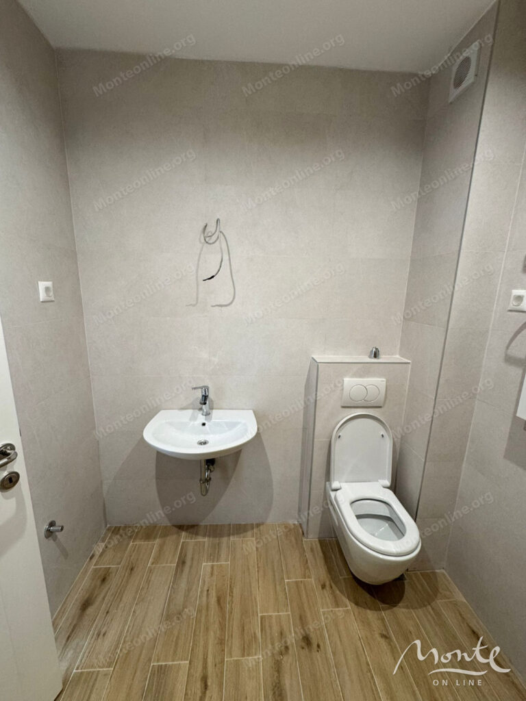 svetlyj 1 spalnyj apartament s dvumya prostornymi balkonami v kolashine 10