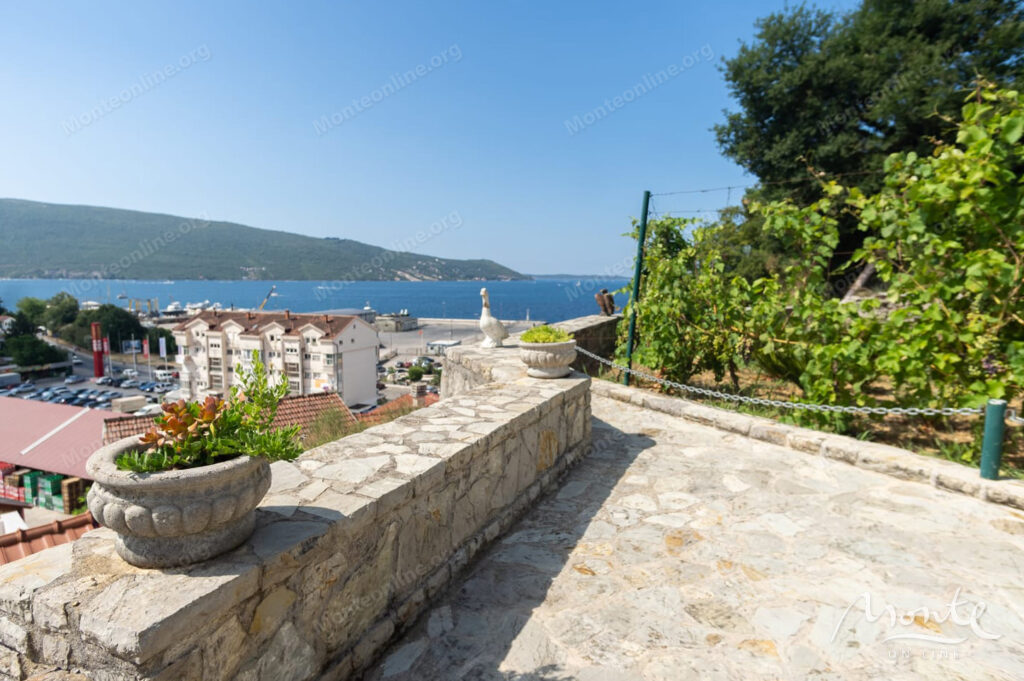 uchastok s domom v zelenike s vidom na more i vozmozhnostyu zastrojki 01