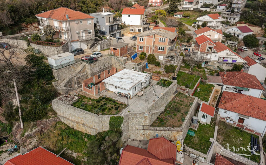 uchastok s domom v zelenike s vidom na more i vozmozhnostyu zastrojki 04