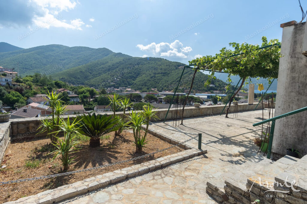 uchastok s domom v zelenike s vidom na more i vozmozhnostyu zastrojki 06