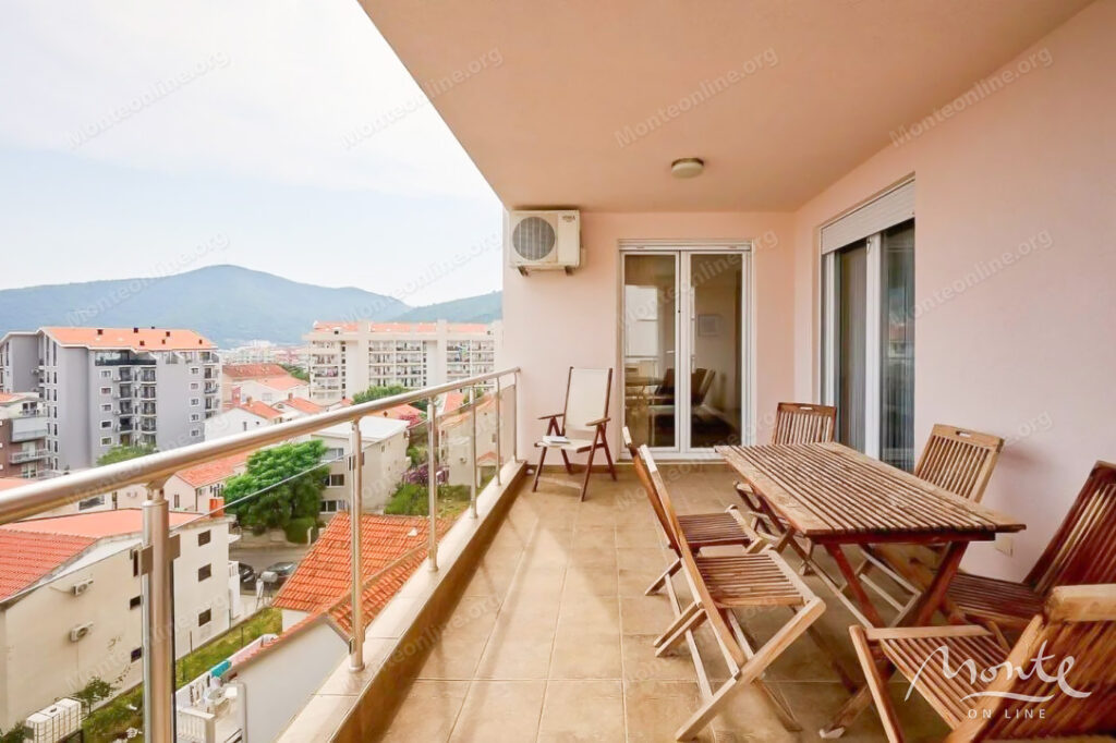 uyutnaya 2 spalnaya kvartira s bolshoj terrasoj i vidom na more v budve 03