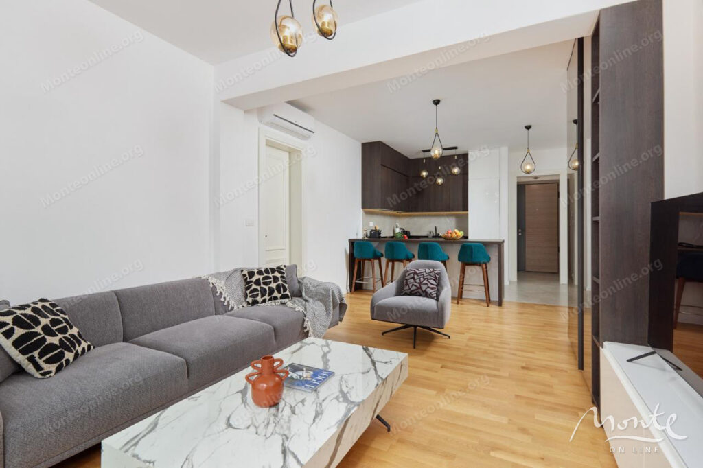 uyutnaya kvartira s bolshoj terrasoj v semejnom rajone dobroty kotor 05