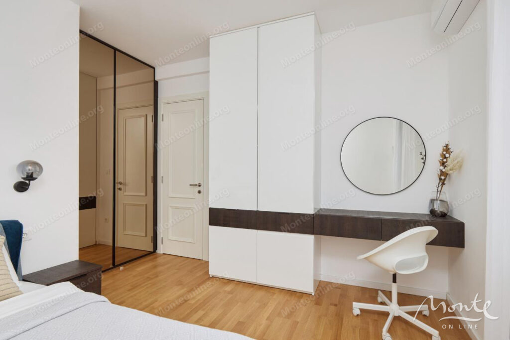 uyutnaya kvartira s bolshoj terrasoj v semejnom rajone dobroty kotor 11