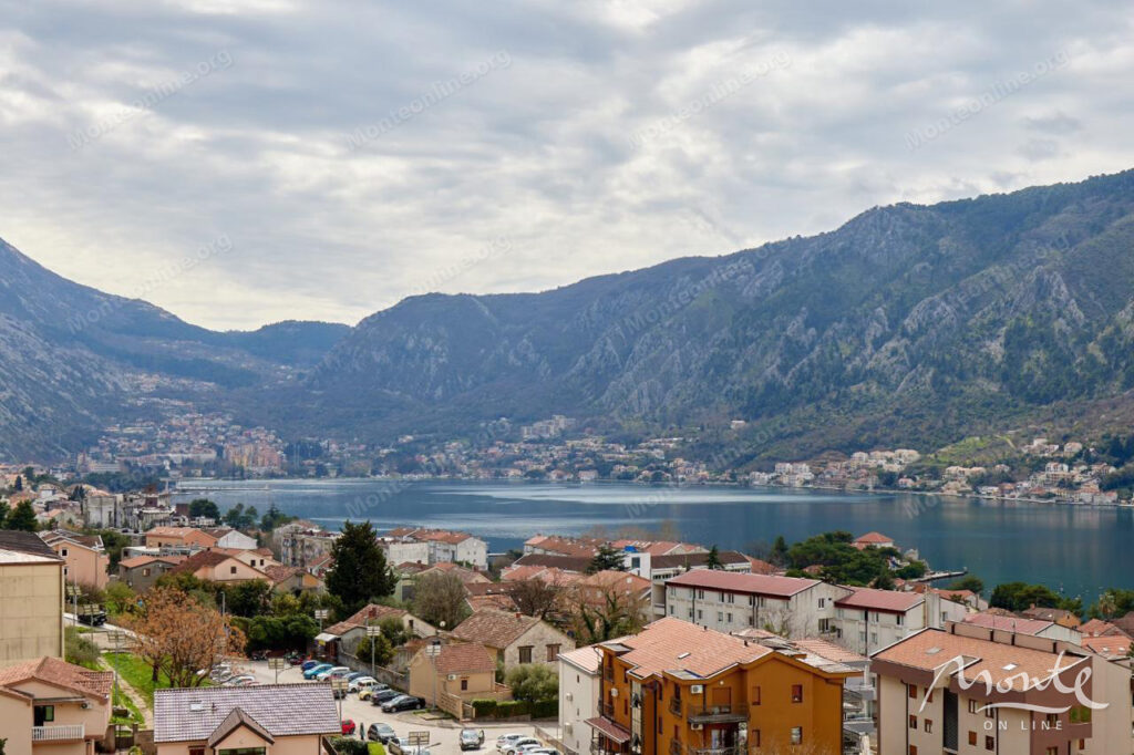 uyutnaya kvartira s bolshoj terrasoj v semejnom rajone dobroty kotor 13