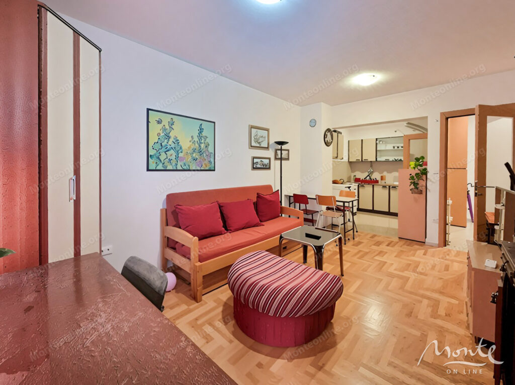 uyutnaya kvartira v novom dome kachestvennoj postrojki v rajone dubovicza budva 02