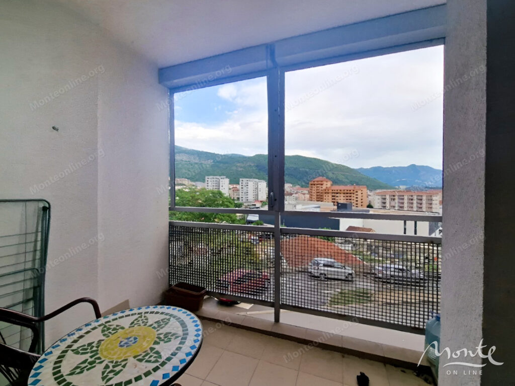 uyutnaya kvartira v novom dome kachestvennoj postrojki v rajone dubovicza budva 04