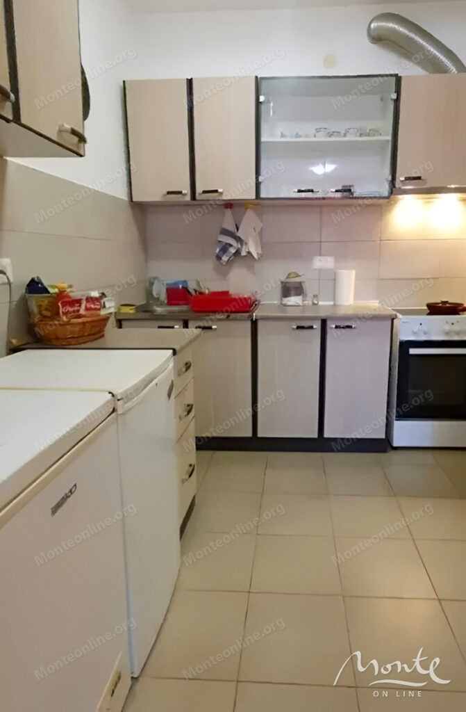 uyutnaya kvartira v novom dome kachestvennoj postrojki v rajone dubovicza budva 06