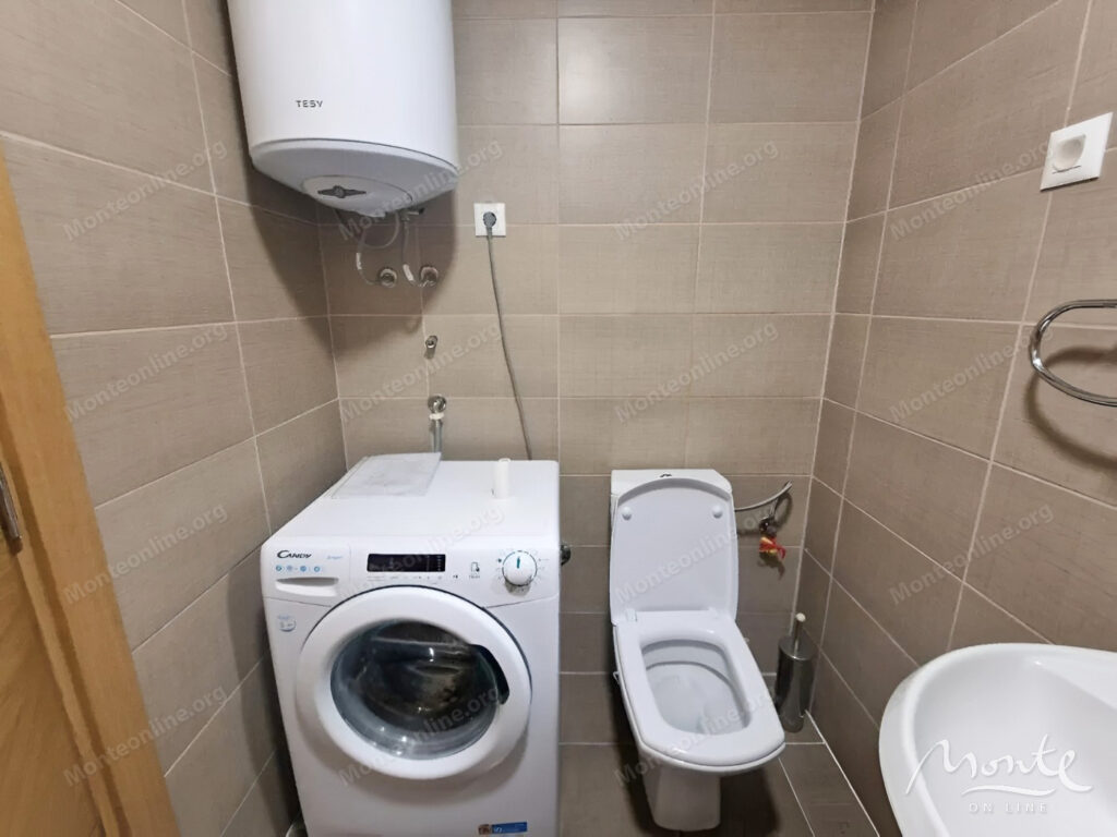 uyutnaya kvartira v novom dome kachestvennoj postrojki v rajone dubovicza budva 07