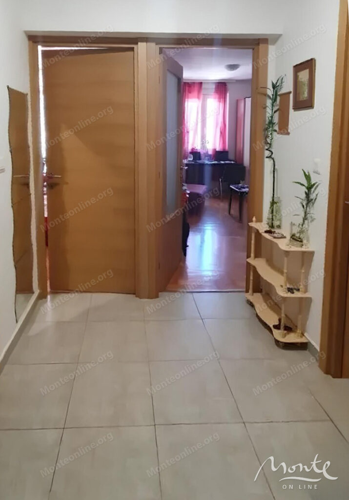 uyutnaya kvartira v novom dome kachestvennoj postrojki v rajone dubovicza budva 10