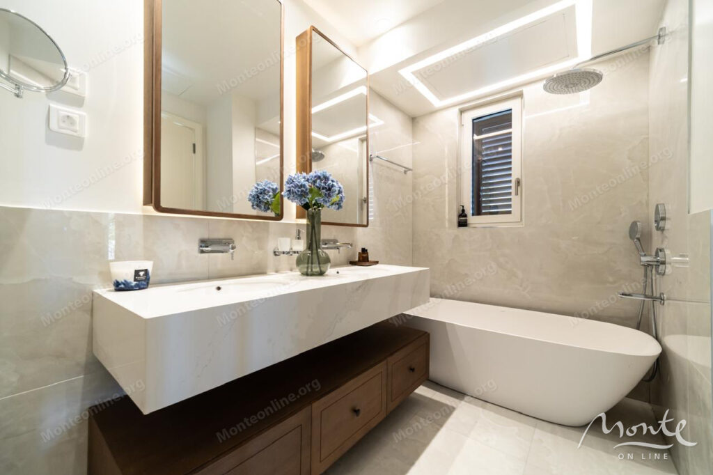 dizajnerskaya 2 spalnaya kvartira s vidom na more v marina village lustica bay 19