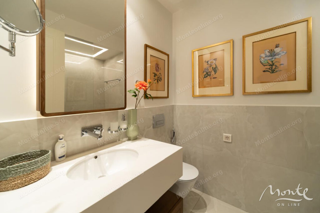 dizajnerskaya 2 spalnaya kvartira s vidom na more v marina village lustica bay 21