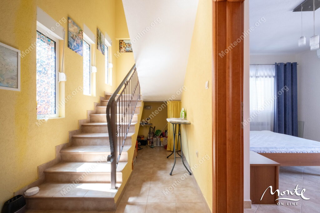 Dom 3sp Krasici Tivat 03