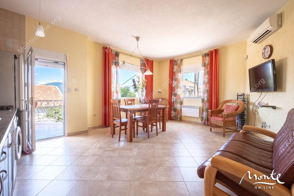 Dom 3sp Krasici Tivat 10