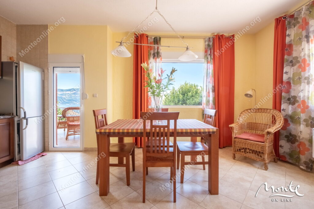 Dom 3sp Krasici Tivat 13