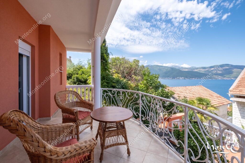 Dom 3sp Krasici Tivat 22