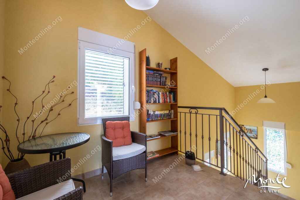 Dom 3sp Krasici Tivat 25