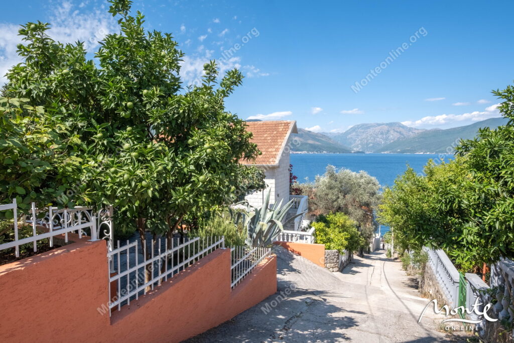 Dom 3sp Krasici Tivat 50