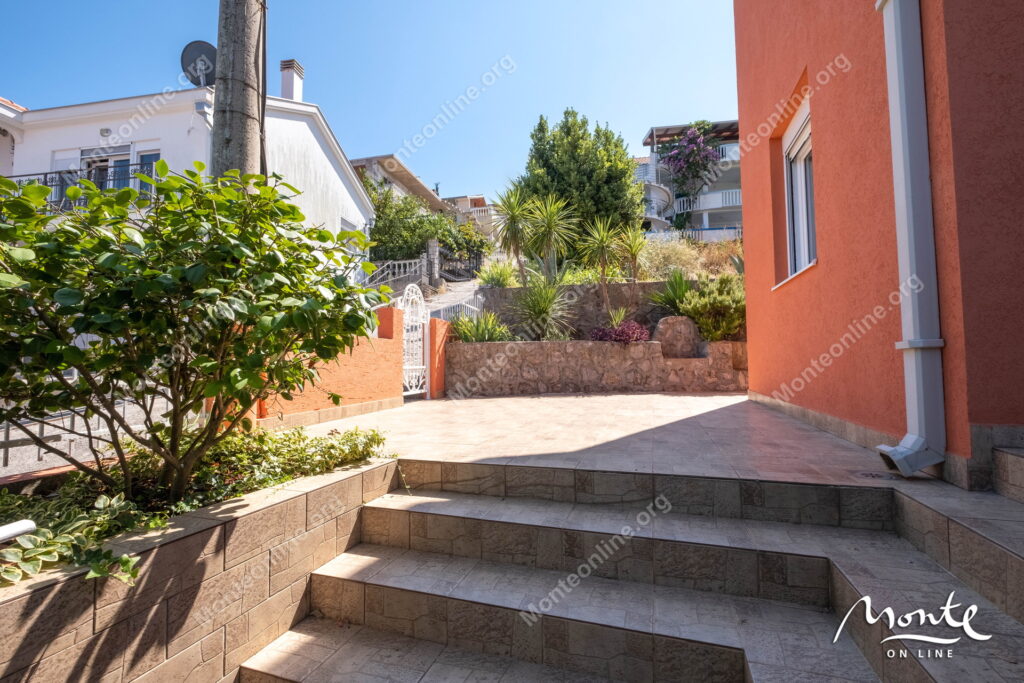 Dom 3sp Krasici Tivat 56