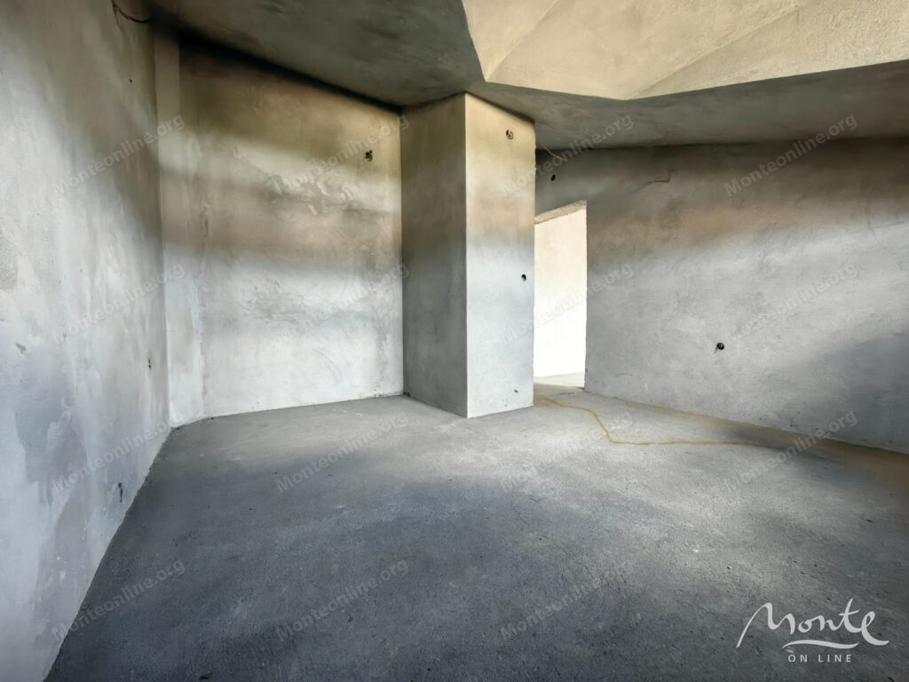 dom s 4 kvartirami i bolshim uchastkom v donya goricza podgoricza 34