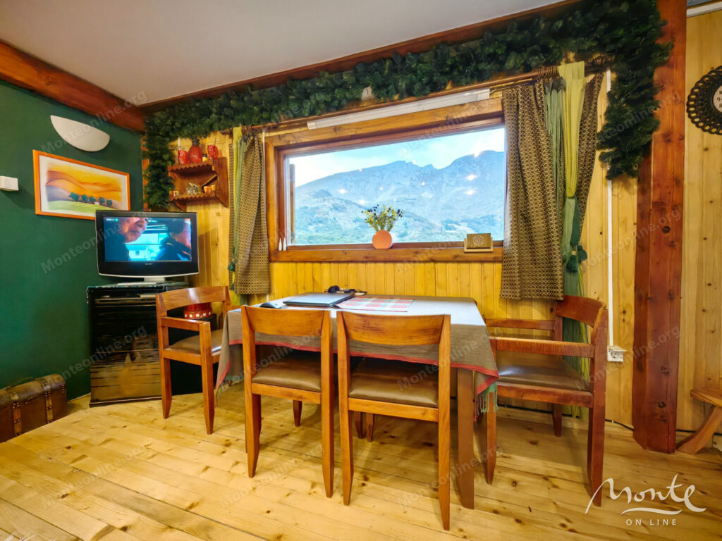 dom s vidom na durmitor u gornolyzhnogo kurorta savin kuk zhablyak 05