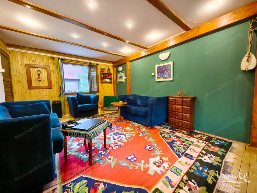 dom s vidom na durmitor u gornolyzhnogo kurorta savin kuk zhablyak 06