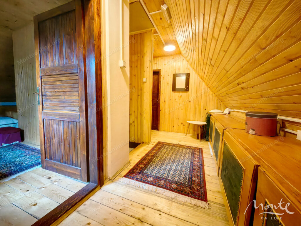 dom s vidom na durmitor u gornolyzhnogo kurorta savin kuk zhablyak 11