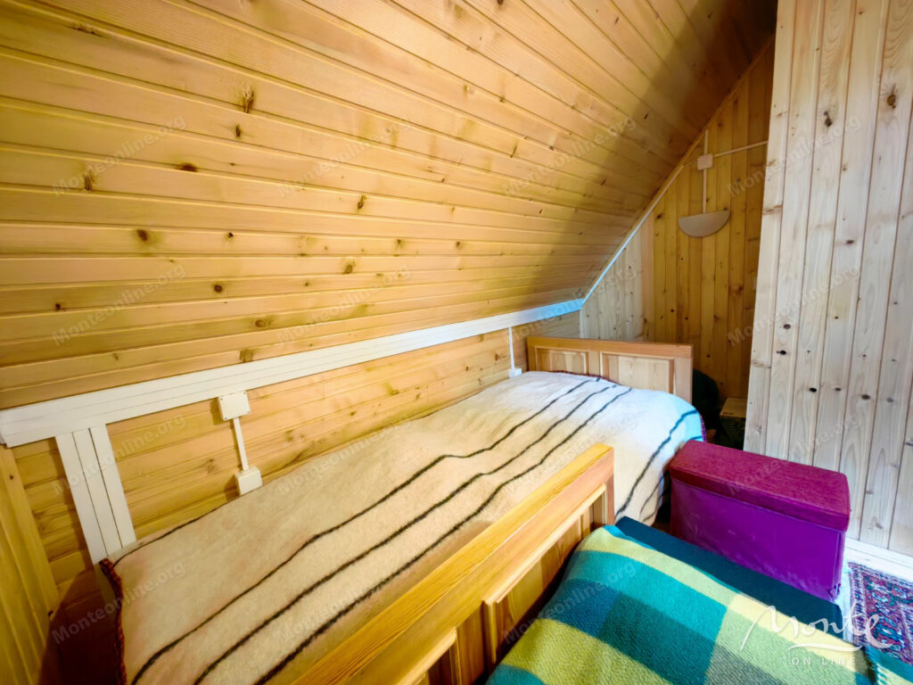 dom s vidom na durmitor u gornolyzhnogo kurorta savin kuk zhablyak 15