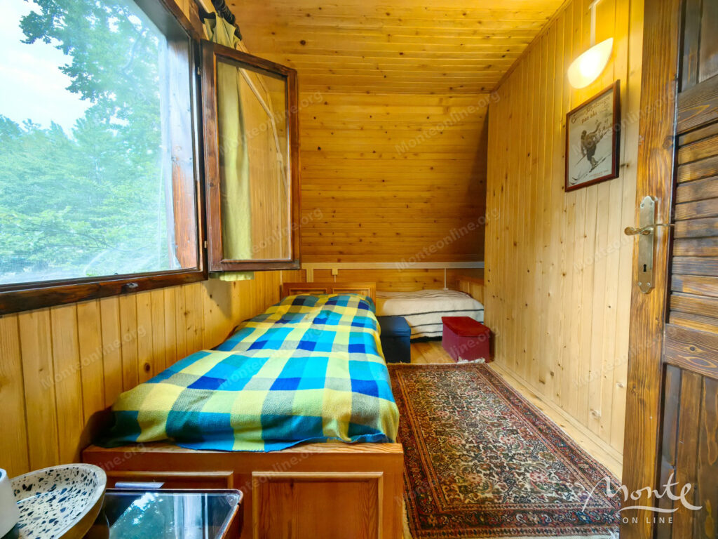 dom s vidom na durmitor u gornolyzhnogo kurorta savin kuk zhablyak 16