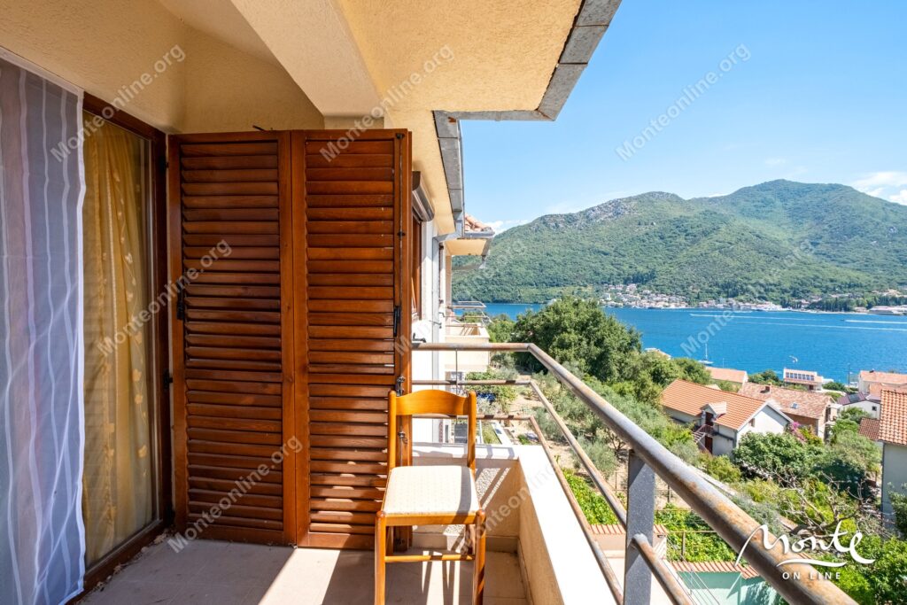 dvuhurovnevye apartamenty s 2 spalnyami v 150 m ot morya v kamenari herczeg novi 02