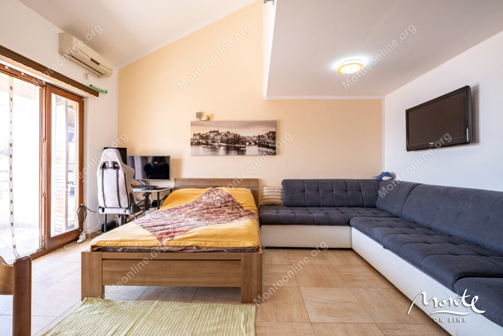 dvuhurovnevye apartamenty s 2 spalnyami v 150 m ot morya v kamenari herczeg novi 07