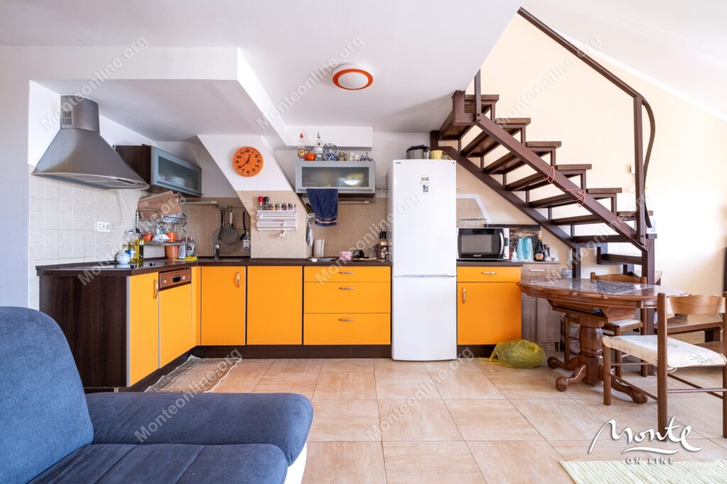 dvuhurovnevye apartamenty s 2 spalnyami v 150 m ot morya v kamenari herczeg novi 09