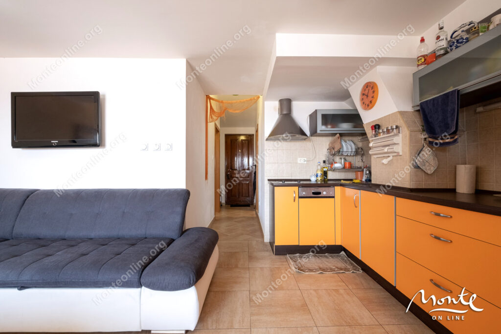 dvuhurovnevye apartamenty s 2 spalnyami v 150 m ot morya v kamenari herczeg novi 10