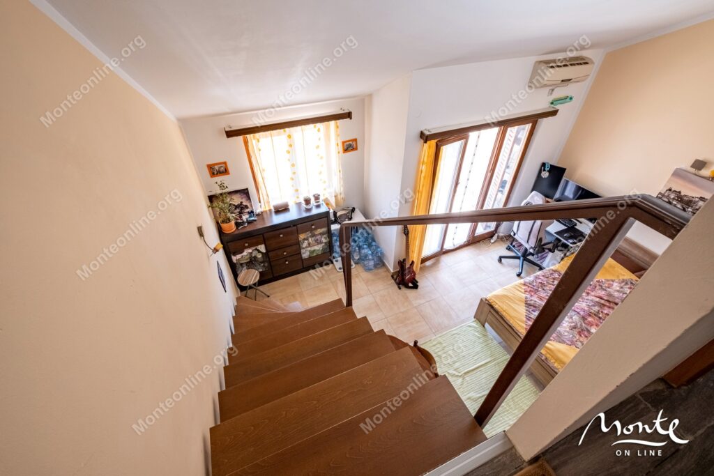 dvuhurovnevye apartamenty s 2 spalnyami v 150 m ot morya v kamenari herczeg novi 13