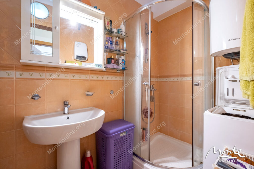 dvuhurovnevye apartamenty s 2 spalnyami v 150 m ot morya v kamenari herczeg novi 19