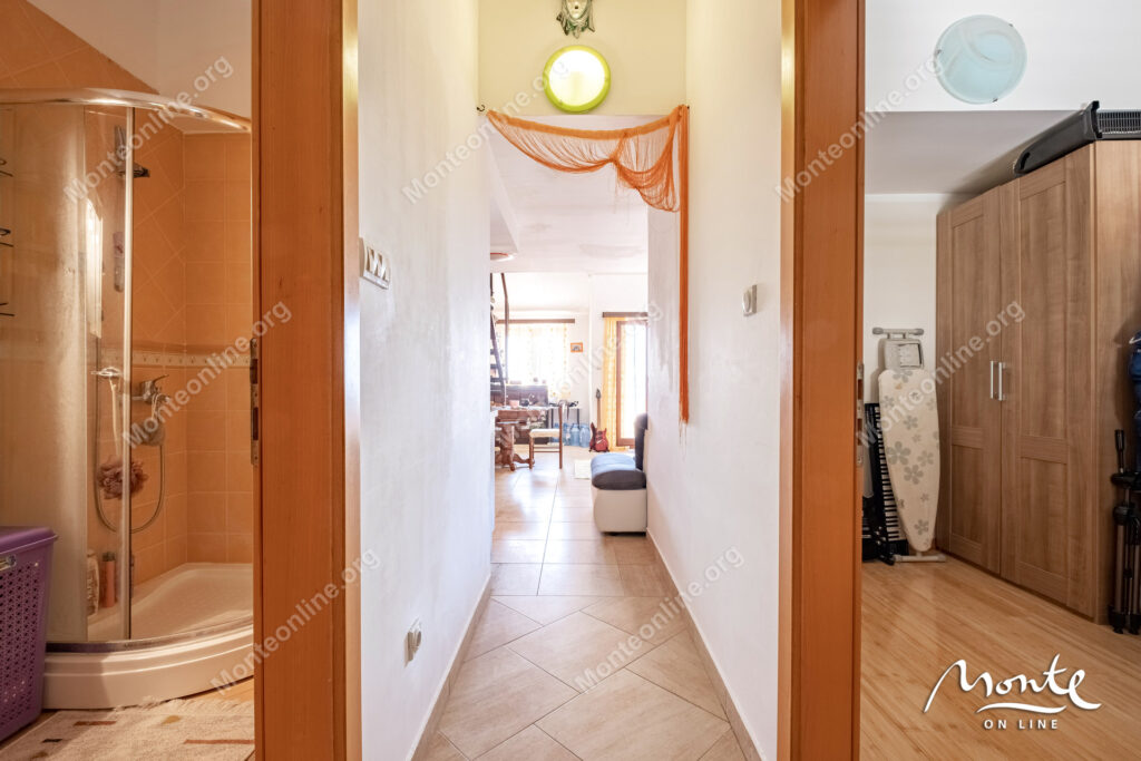 dvuhurovnevye apartamenty s 2 spalnyami v 150 m ot morya v kamenari herczeg novi 21