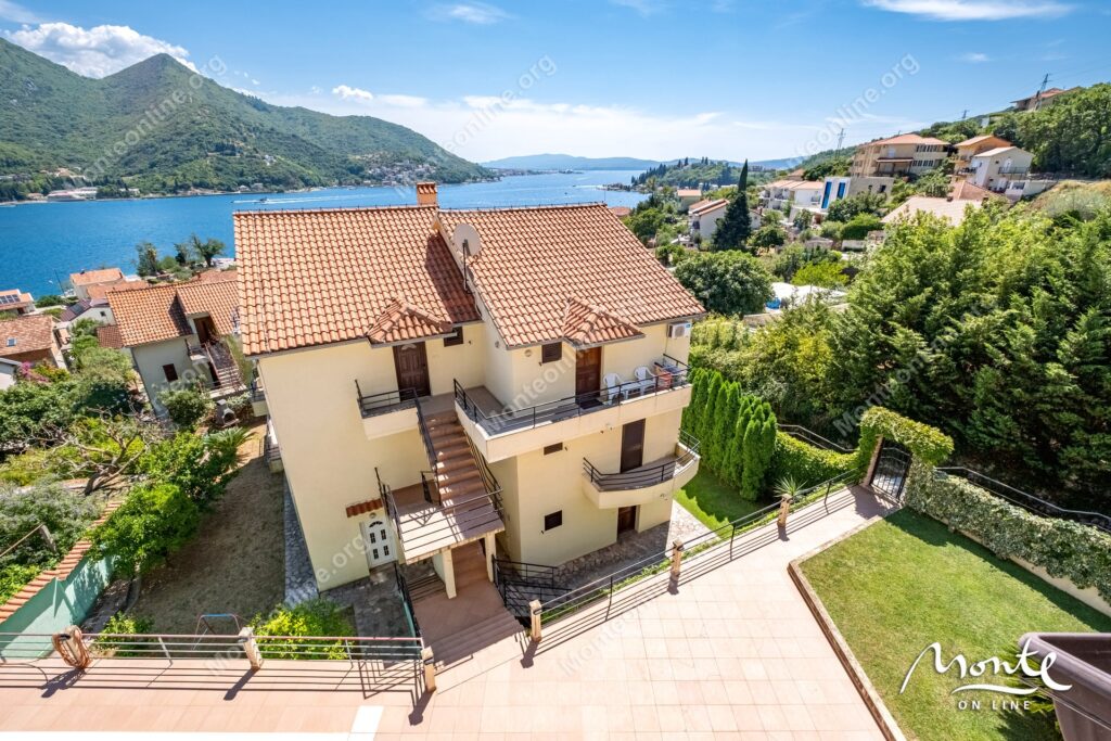 dvuhurovnevye apartamenty s 2 spalnyami v 150 m ot morya v kamenari herczeg novi 23