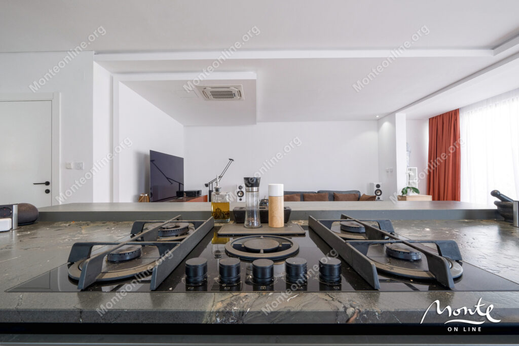 eksklyuzivnyj taunhaus v zakrytom komplekse s bassejnom v lastve grbalskoj chernogoriya 19