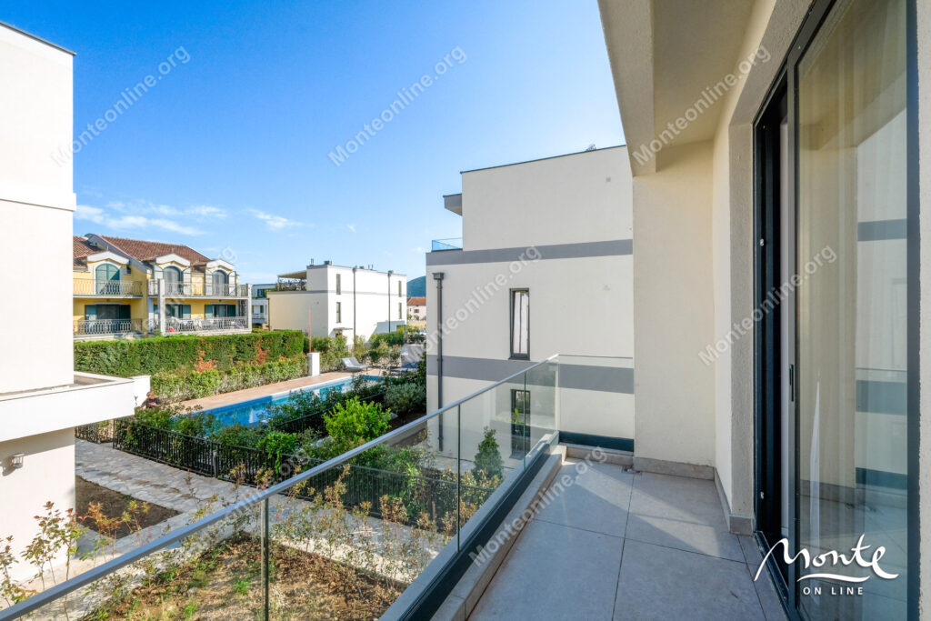 eksklyuzivnyj taunhaus v zakrytom komplekse s bassejnom v lastve grbalskoj chernogoriya 24