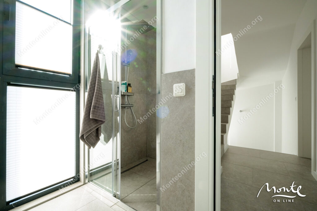 eksklyuzivnyj taunhaus v zakrytom komplekse s bassejnom v lastve grbalskoj chernogoriya 28