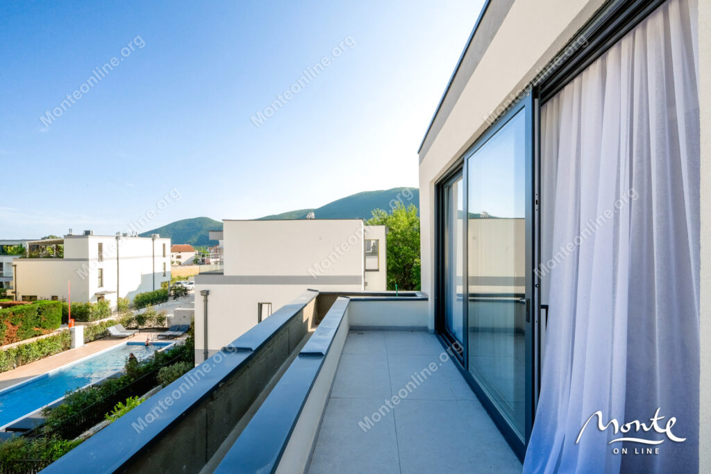 eksklyuzivnyj taunhaus v zakrytom komplekse s bassejnom v lastve grbalskoj chernogoriya 38