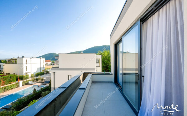 eksklyuzivnyj taunhaus v zakrytom komplekse s bassejnom v lastve grbalskoj chernogoriya 38