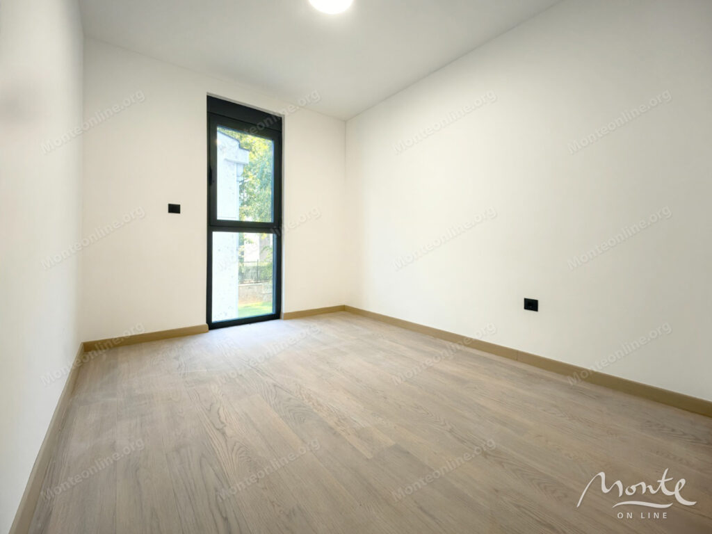 novaya kvartira s 3 spalnyami terrasami i parkovkoj v elitnom zhilom komplekse podgoricza 06