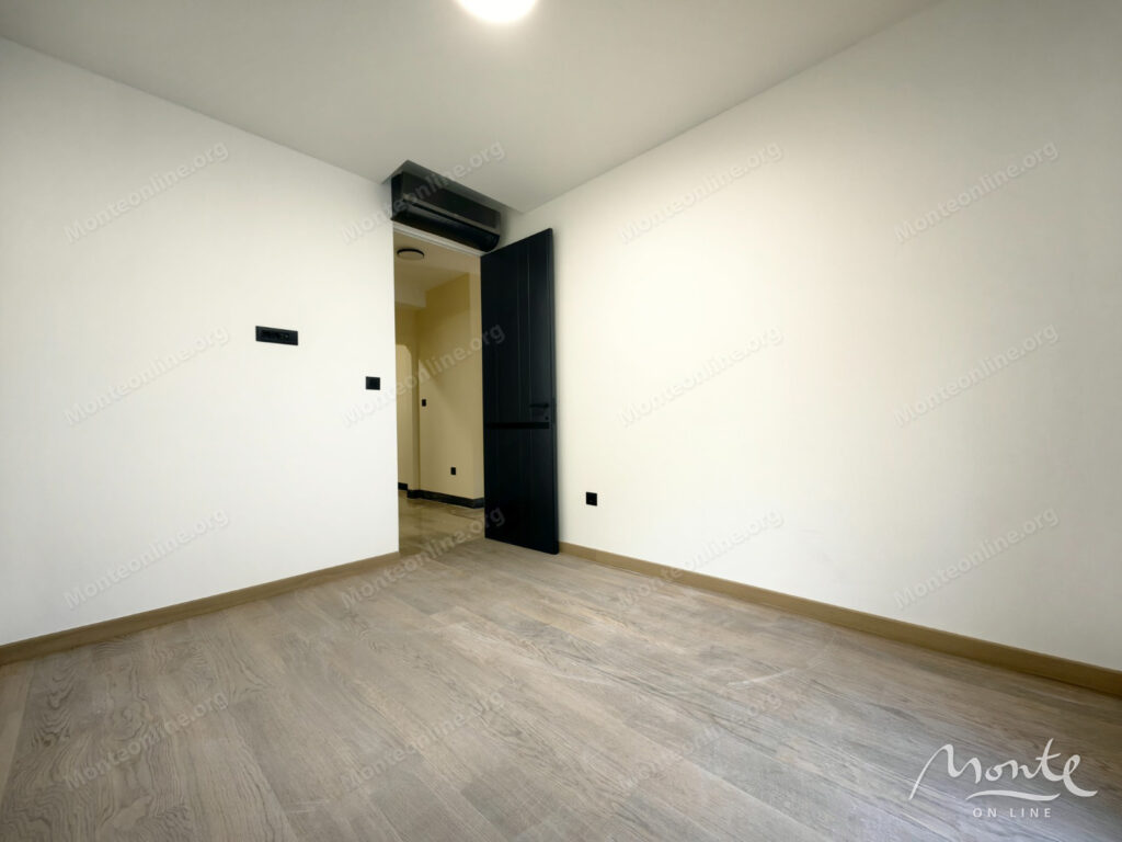 novaya kvartira s 3 spalnyami terrasami i parkovkoj v elitnom zhilom komplekse podgoricza 08