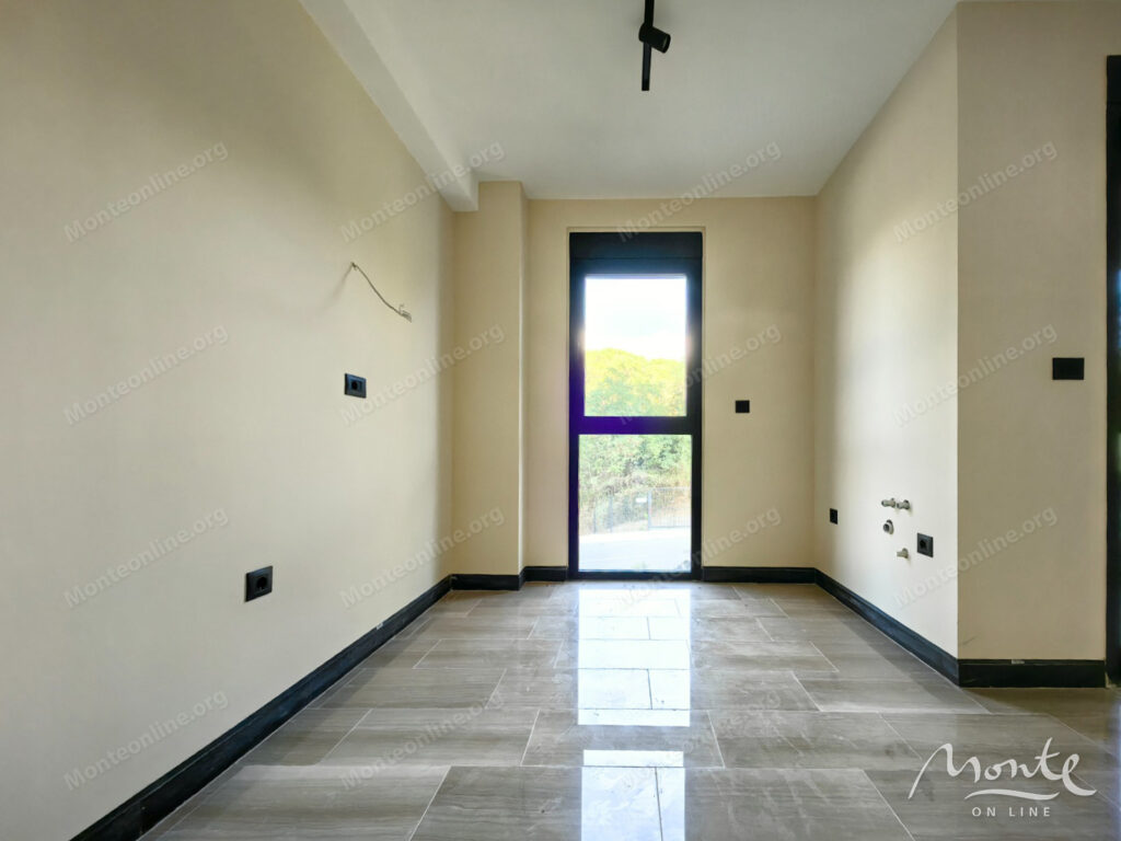 novaya kvartira s 3 spalnyami terrasami i parkovkoj v elitnom zhilom komplekse podgoricza 16