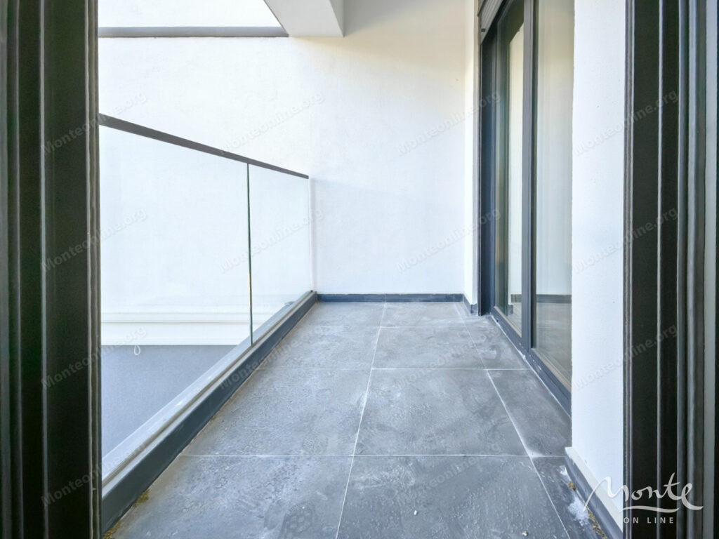 novaya kvartira s 3 spalnyami terrasami i parkovkoj v elitnom zhilom komplekse podgoricza 21