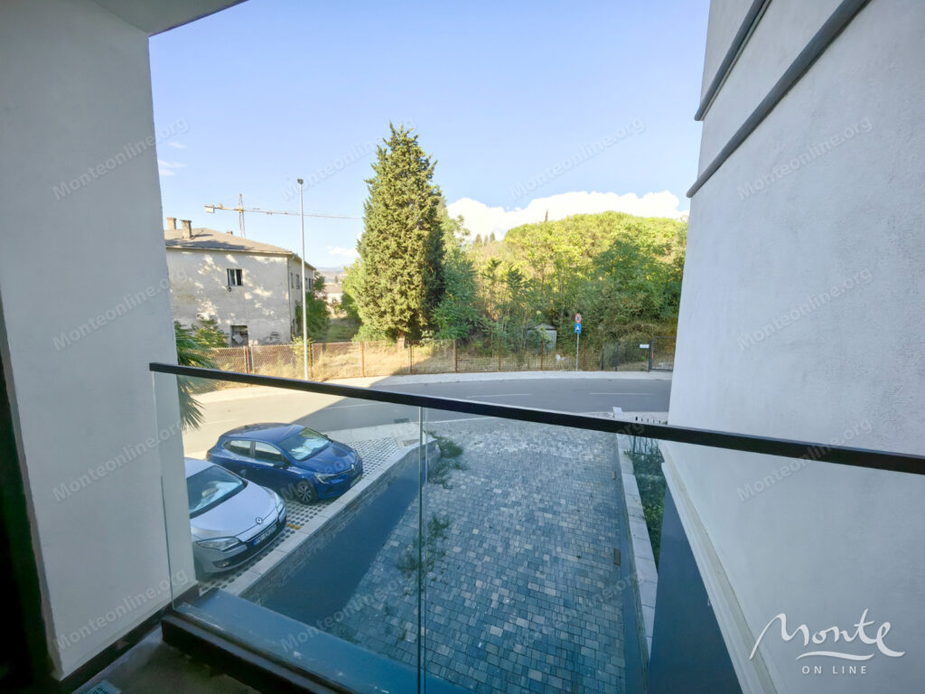 novaya kvartira s 3 spalnyami terrasami i parkovkoj v elitnom zhilom komplekse podgoricza 22