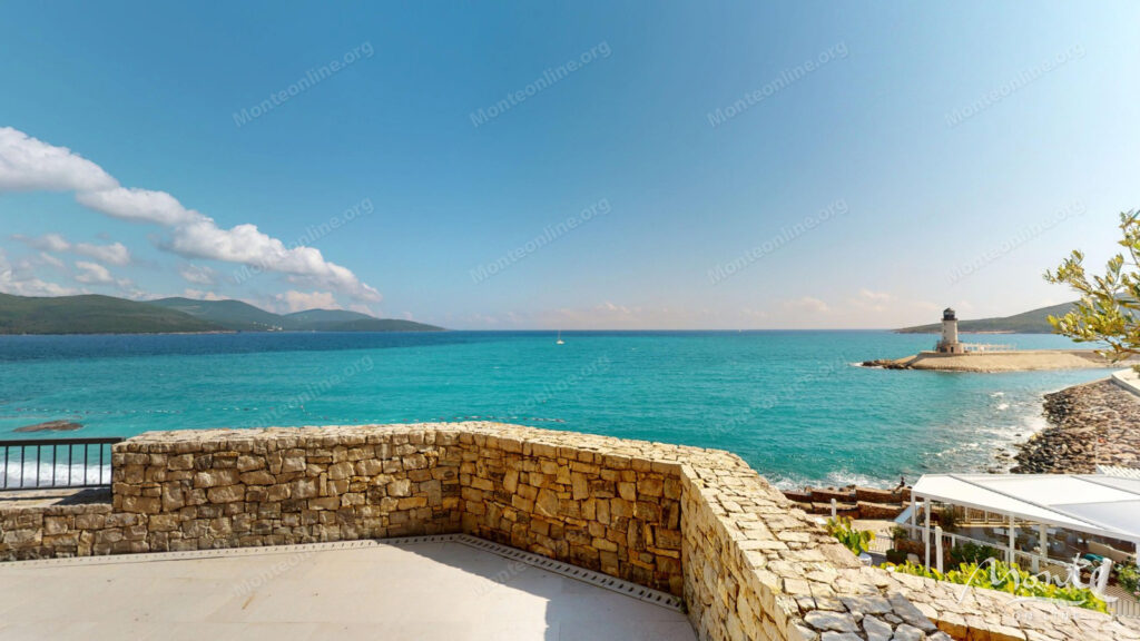 prostornaya 2 spalnaya kvartira s vidom na more v marina village lustica bay 01